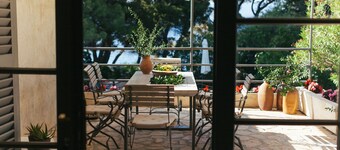 Seafront Villa in Bol - Prime Location 