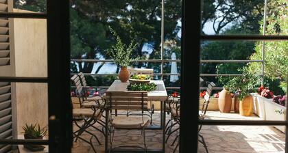 Seafront Villa in Bol - Prime Location