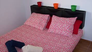 1 chambre, bureau, Wi-Fi gratuit, draps fournis