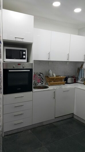 Rumah, 2 kamar tidur, Bebas Asap Rokok (Riad) | Dapur pribadi | Lemari es, microwave, kompor, dan mesin pencuci piring