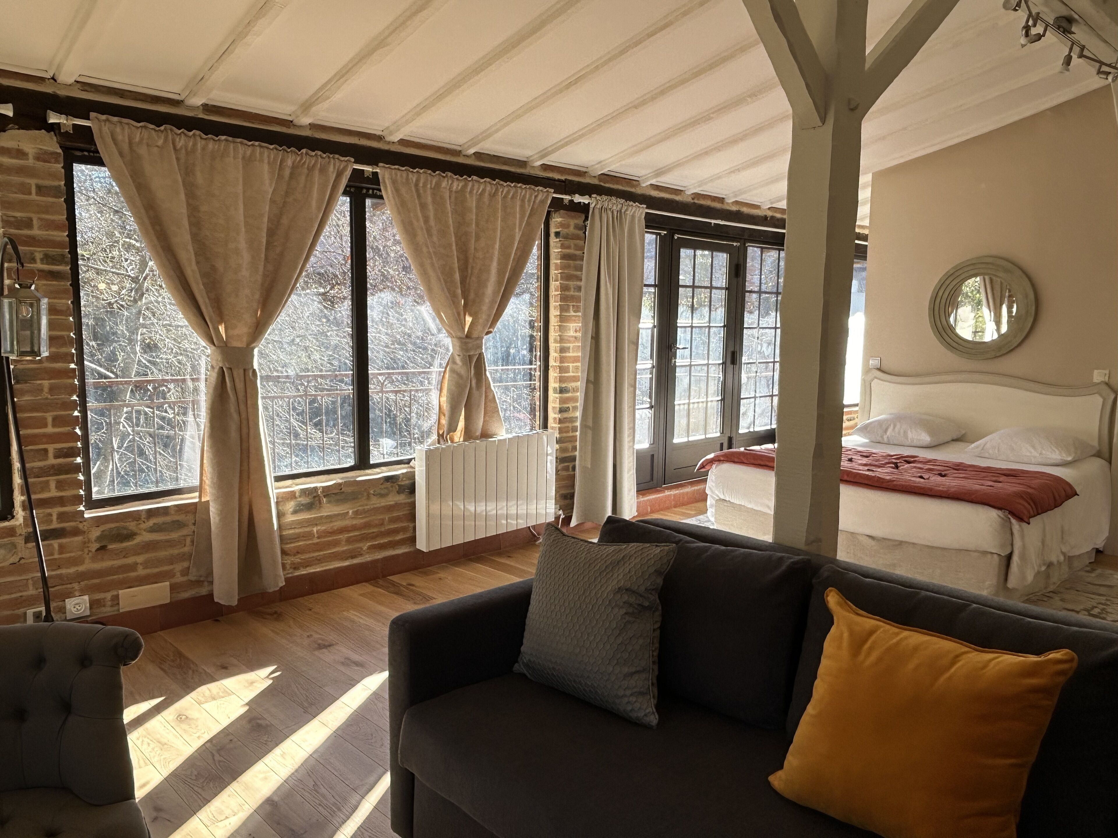 exclusive house | 1 bedroom, premium bedding, desk, soundproofing