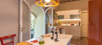 Finestra Su Siena 16, Emma Villas