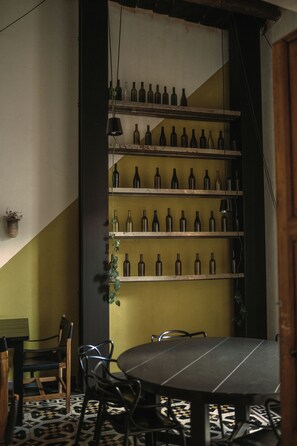 42-inch flat-screen TV with satellite channels, TV, Netflix - Elena de Cobre, Leon, a Member of Design Hotels (León)