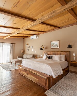 Superior Suite, 1 King Bed