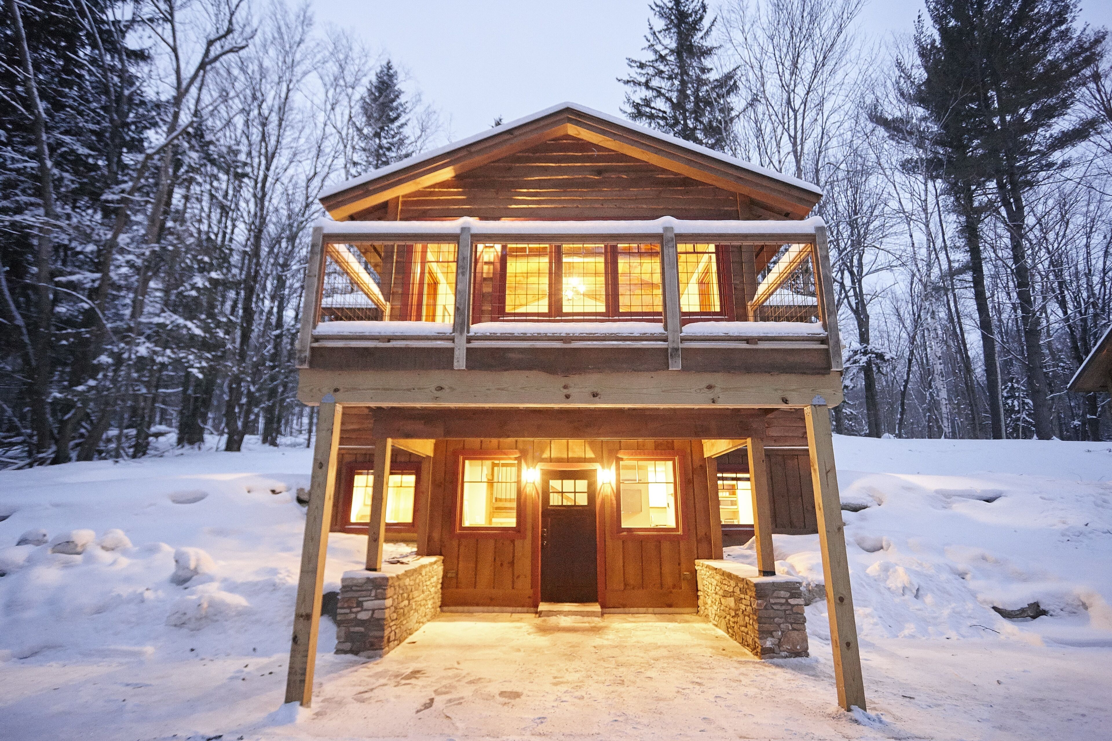 Traditional Cabin, 3 Bedrooms | Premium bedding, down duvets, pillow-top beds, in-room safe