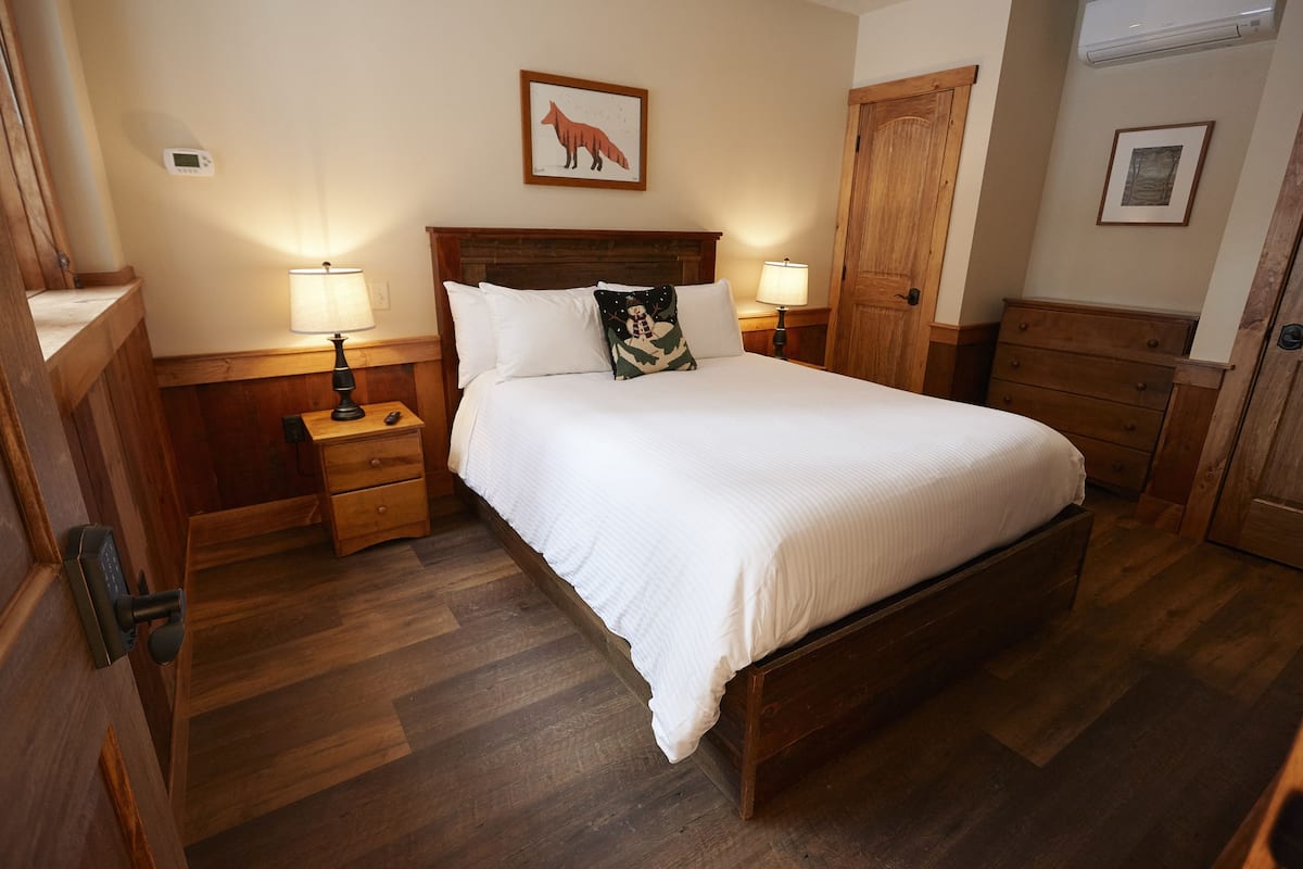 Premium bedding, down comforters, pillowtop beds, in-room safe