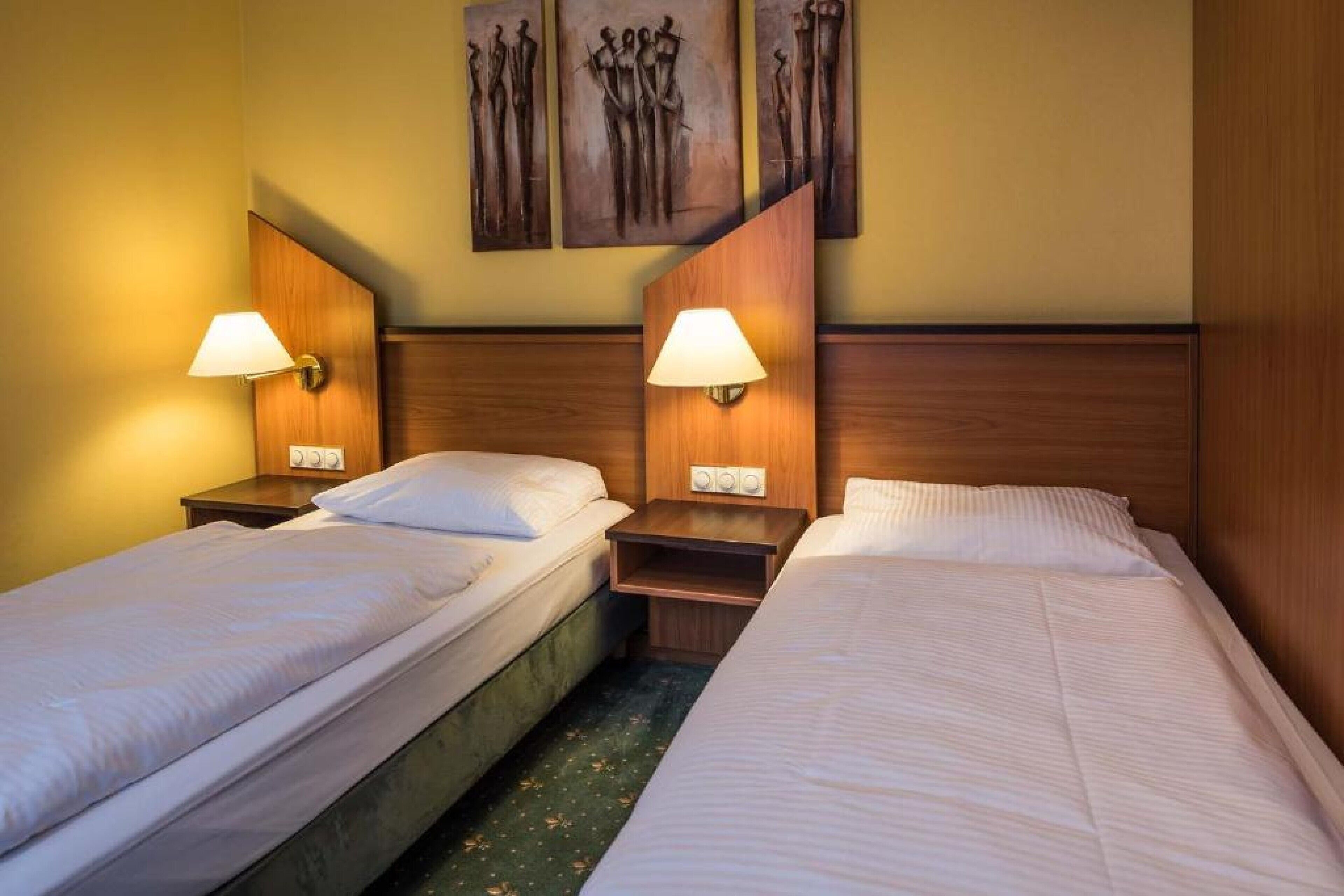 double or twin room | soundproofing, cots/infant beds, rollaway beds, free wifi