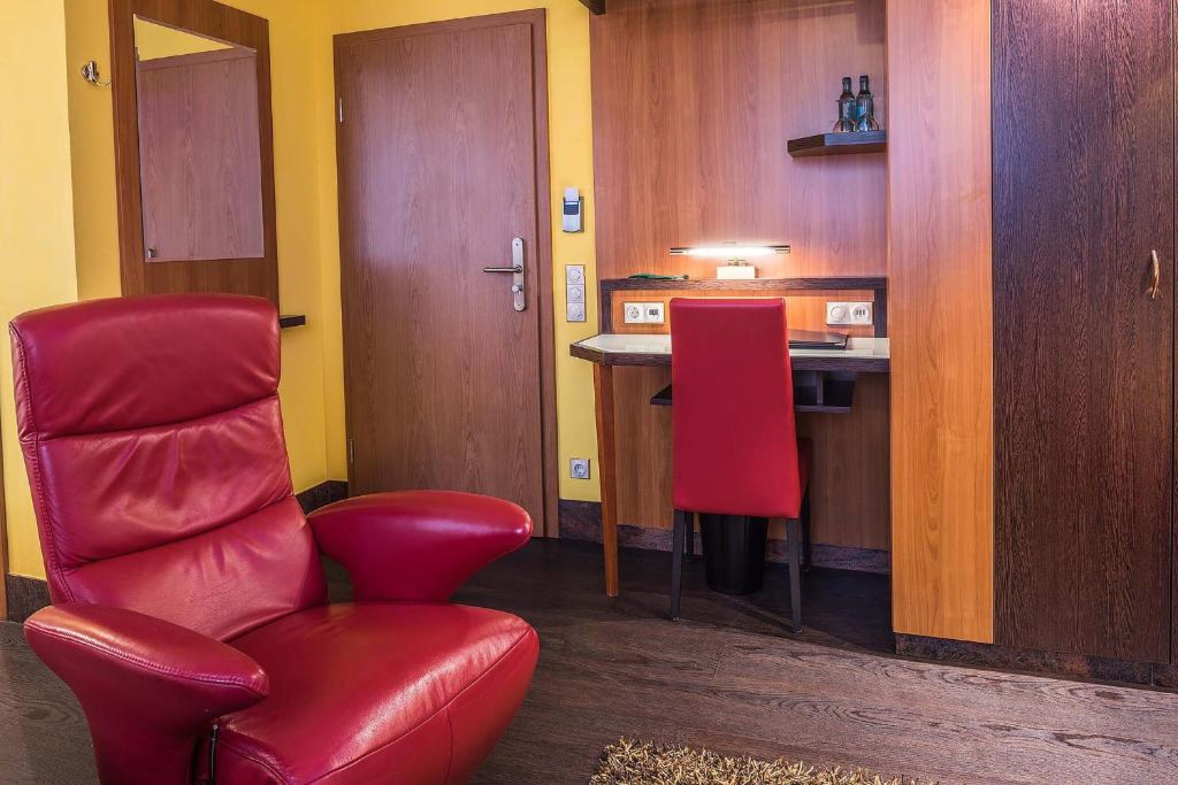 single room | living area | flat-screen tv