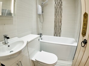 Premium Cottage, Private Bathroom | Bathroom - Tower View Belthorn (Blackburn)