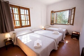 7 quartos, ferros/tábuas de passar roupa, Wi-Fi de cortesia