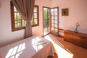 7 Schlafzimmer, Bügeleisen/Bügelbrett, kostenloses WLAN, Bettwäsche