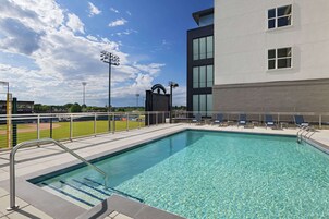 Sezonluk açık havuz 