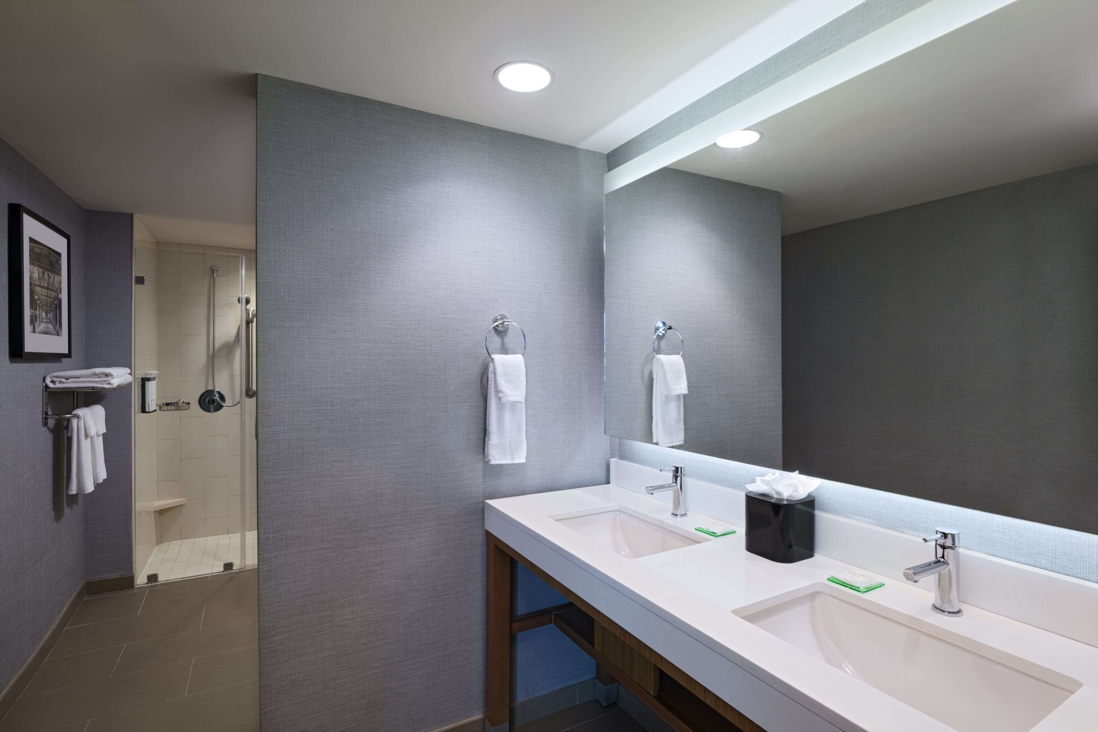 room, 1 king bed (view) | bathroom | deep-soaking bathtub, hydromassage showerhead, designer toiletries