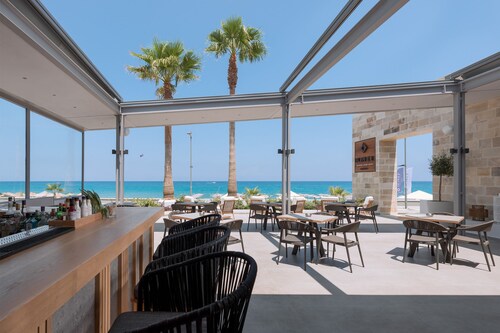 Ikones Seafront Luxury Suites - Adults Only