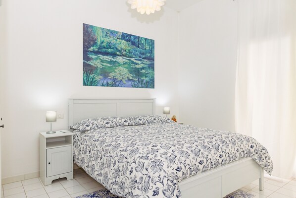 City Apartment, 2 Bedrooms, Terrace, Garden View (Via Parsano 6 B) | Iron/ironing board, free cots/infant beds, free WiFi, bed sheets