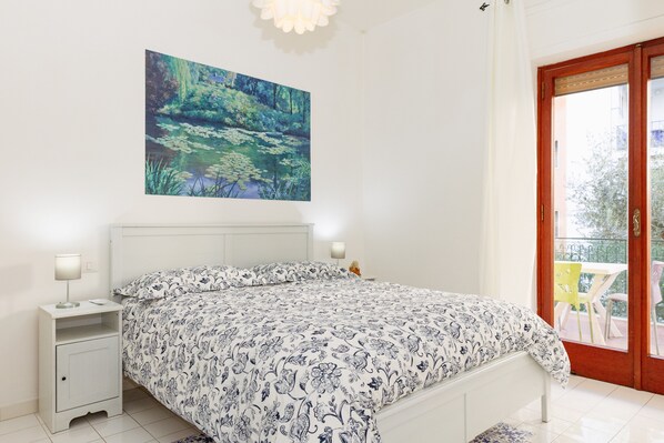 City-Apartment, 2 Schlafzimmer, Terrasse, Gartenblick (Via Parsano 6 B)