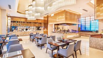2 restaurants, breakfast, lunch, dinner served; international cuisine