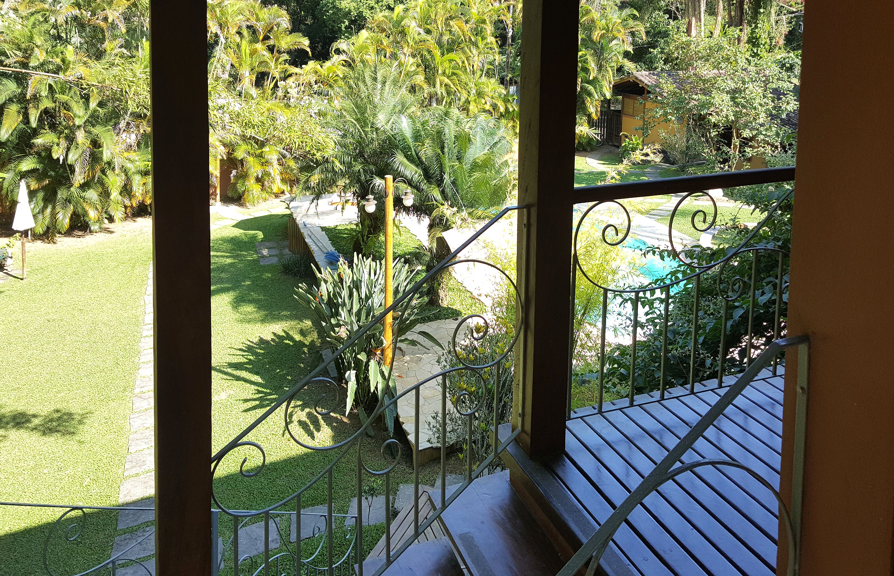 Suíte Orquídea 1 | Varanda coberta