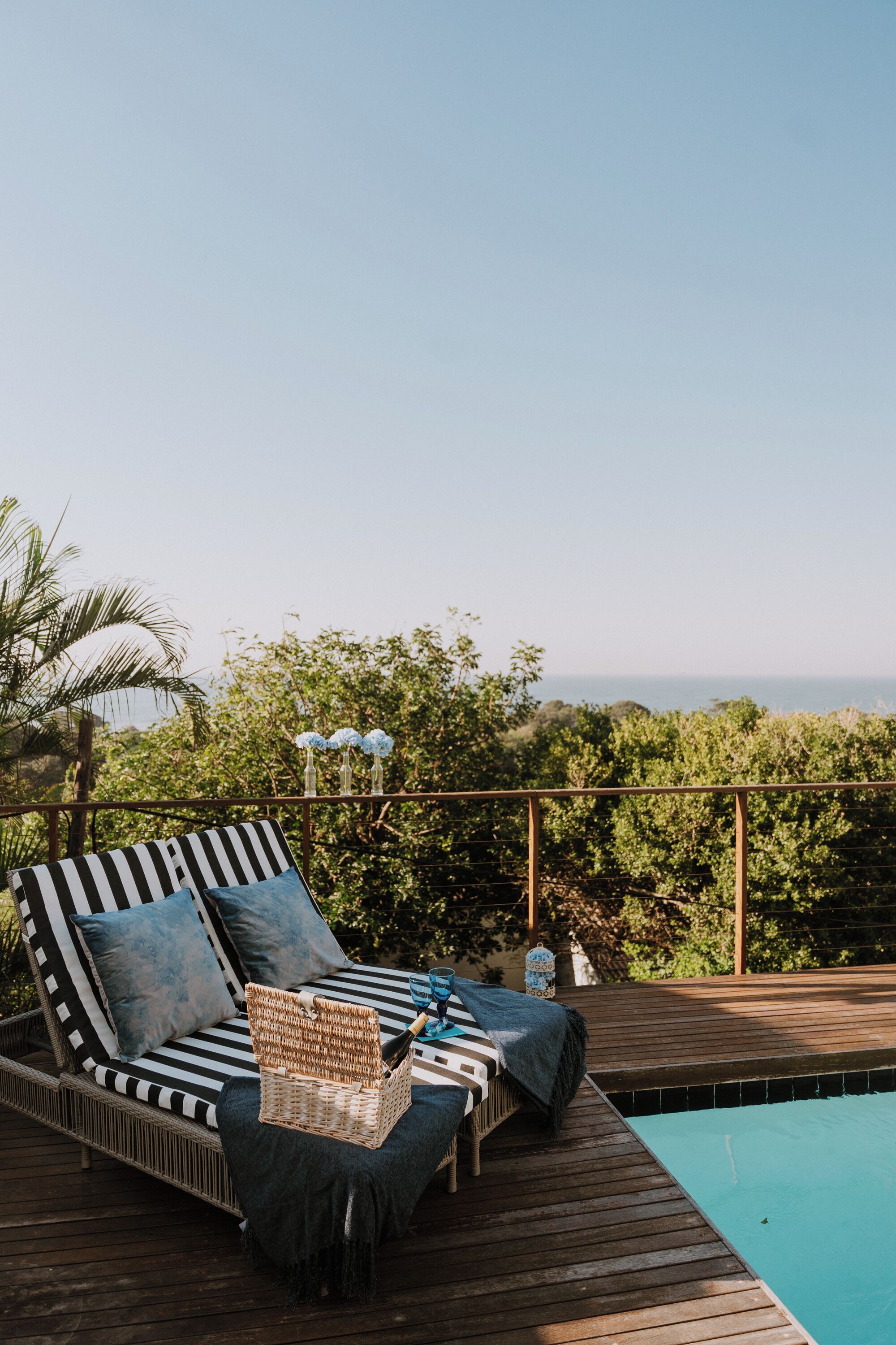 Piscina a l&#x27;aire lliure (horari: 07:00-19:00) i gandules 