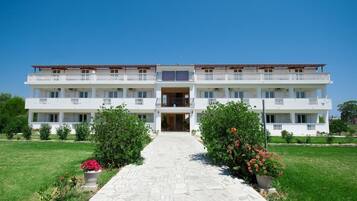 Mặt tiền nơi lưu trú