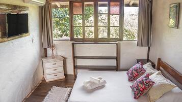 Caja de seguridad en la habitación y decoración personalizada