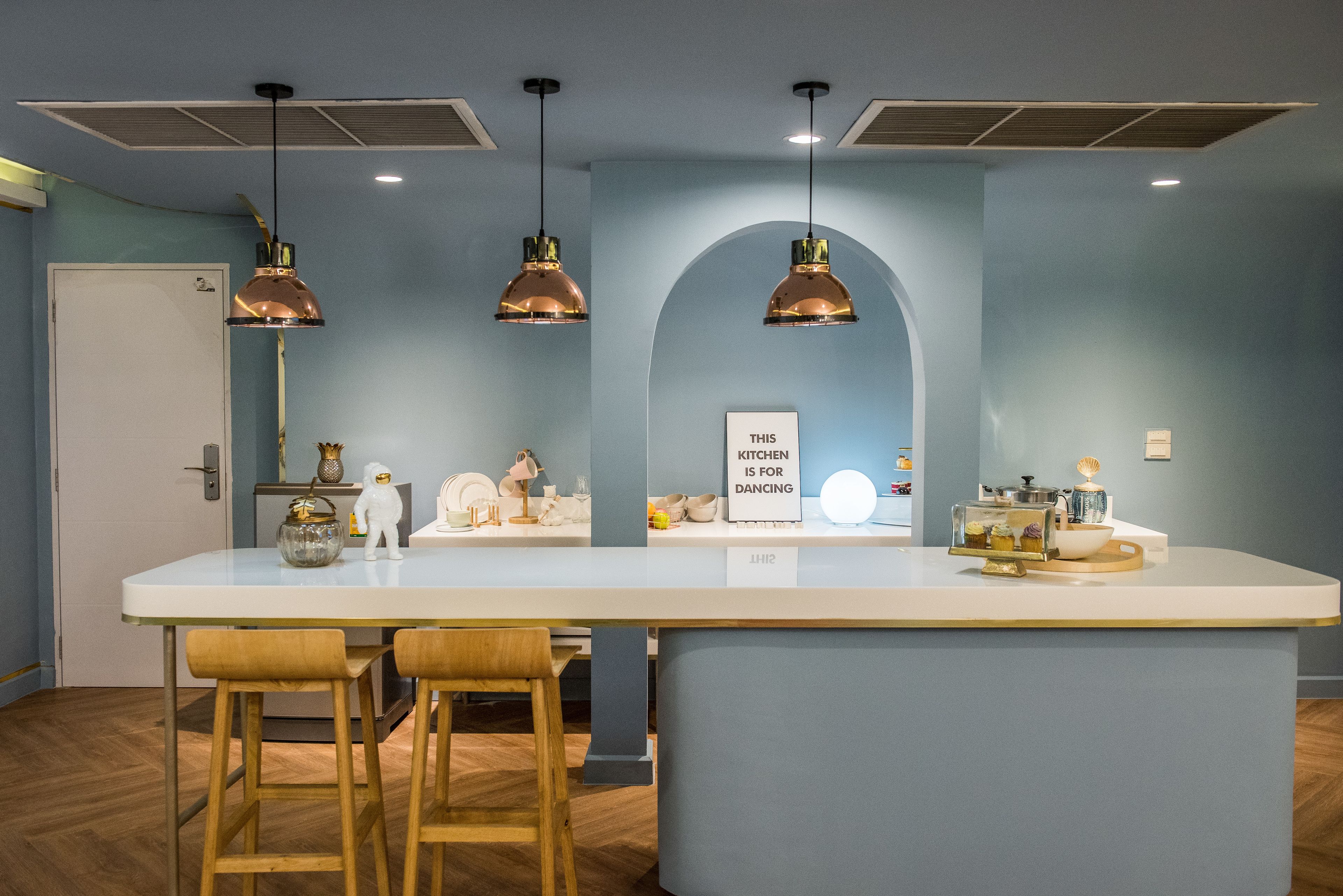 4 bedrooms penthouse suite | private kitchen | fridge, microwave, coffee/tea maker, electric kettle