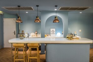 4 Bedrooms Penthouse Suite | Eget kjøkken | Kjøleskap, mikrobølgeovn, kaffetrakter/tekoker og vannkoker