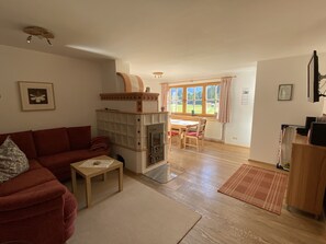 Fernseher, Tischtennisplatte