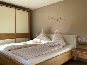 2 Schlafzimmer, Internetzugang, Bettwäsche