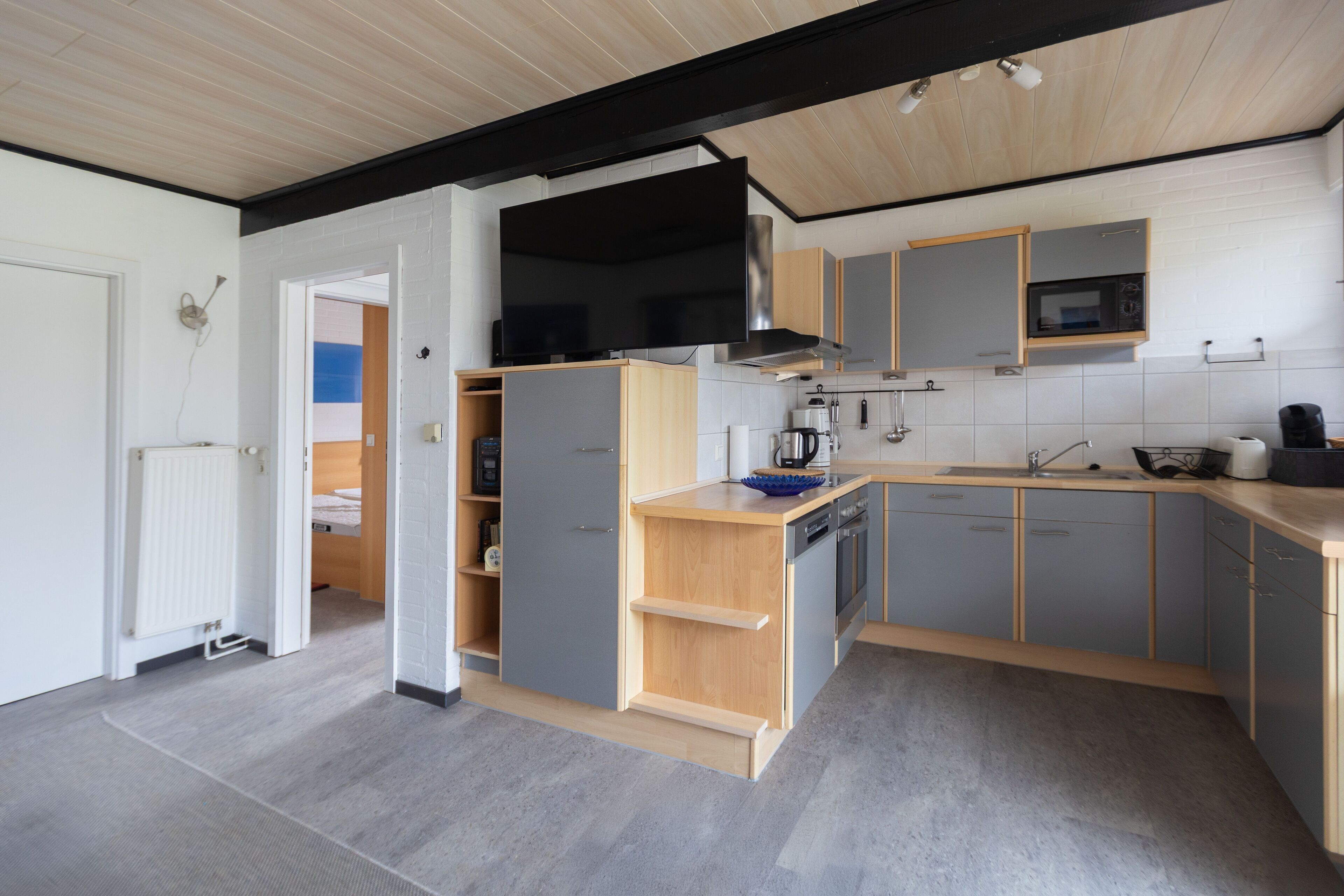 Kühlschrank, Mikrowelle, Ofen, Geschirrspüler