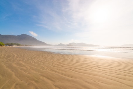 Una playa cerca