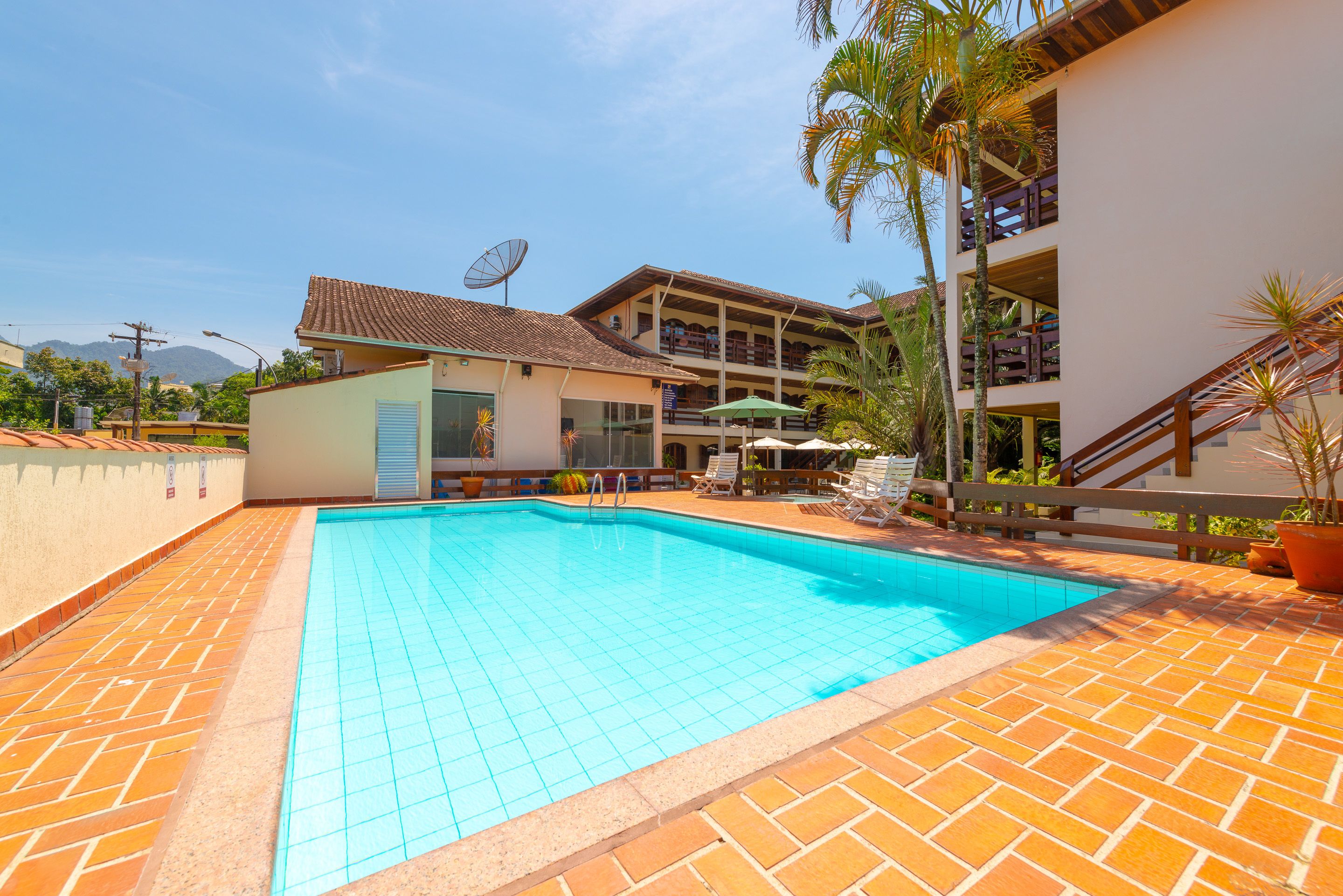 屋外プール、サンラウンジャー