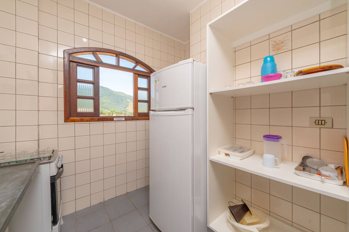 quarto quíntuplo (ar condicionado) | private kitchen | fridge, microwave, oven, cookware/dishes/utensils