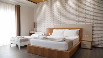 1 chambre, bureau, chambres insonorisées, fer et planche à repasser