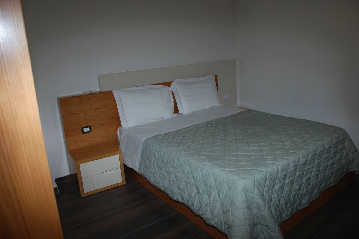 Family Apartment, 1 King Bed | Desk, soundproofing, iron/ironing board, rollaway beds