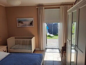 3 bedrooms, in-room safe, iron/ironing board, free WiFi