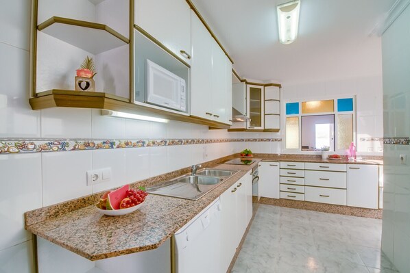 Fridge, microwave, oven, dishwasher