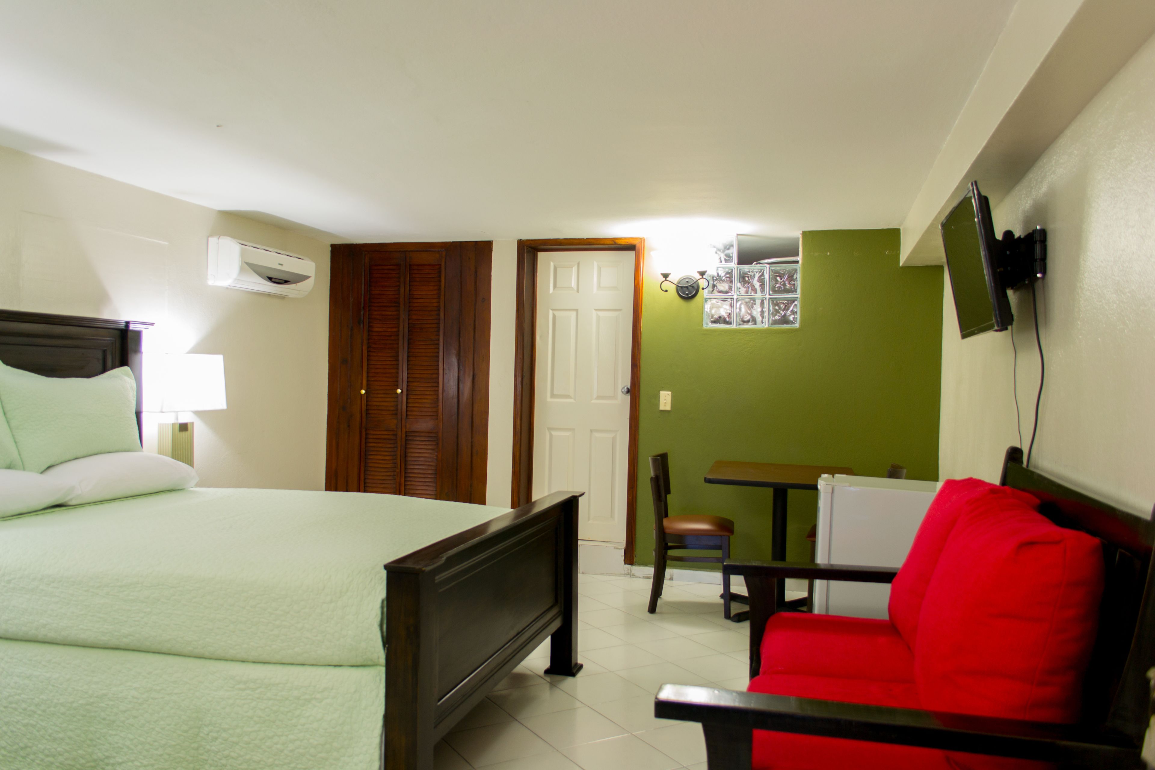 basic single room, non smoking | egyptian cotton sheets, premium bedding, select comfort beds