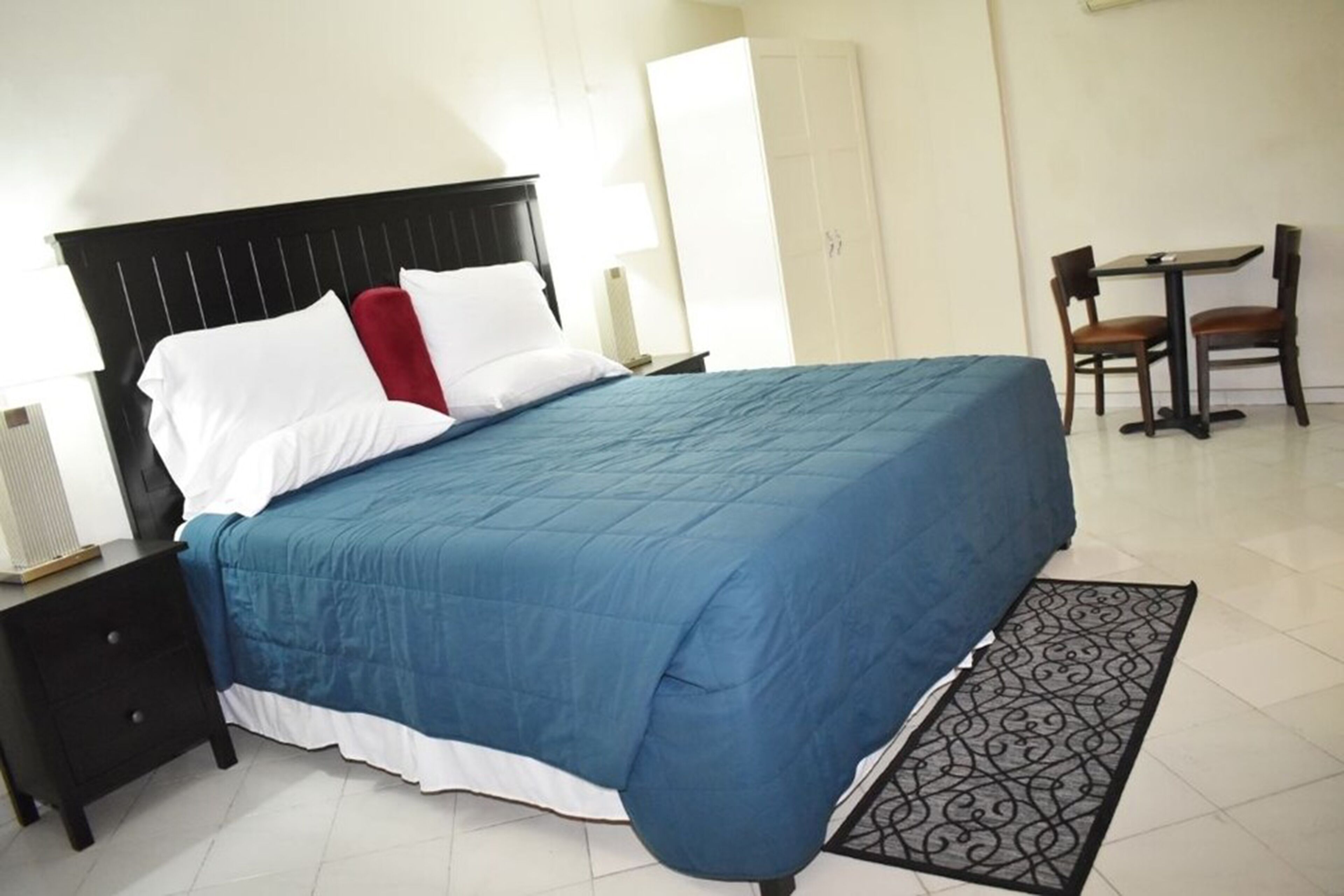 junior suite, 1 king bed, non smoking | egyptian cotton sheets, premium bedding, select comfort beds