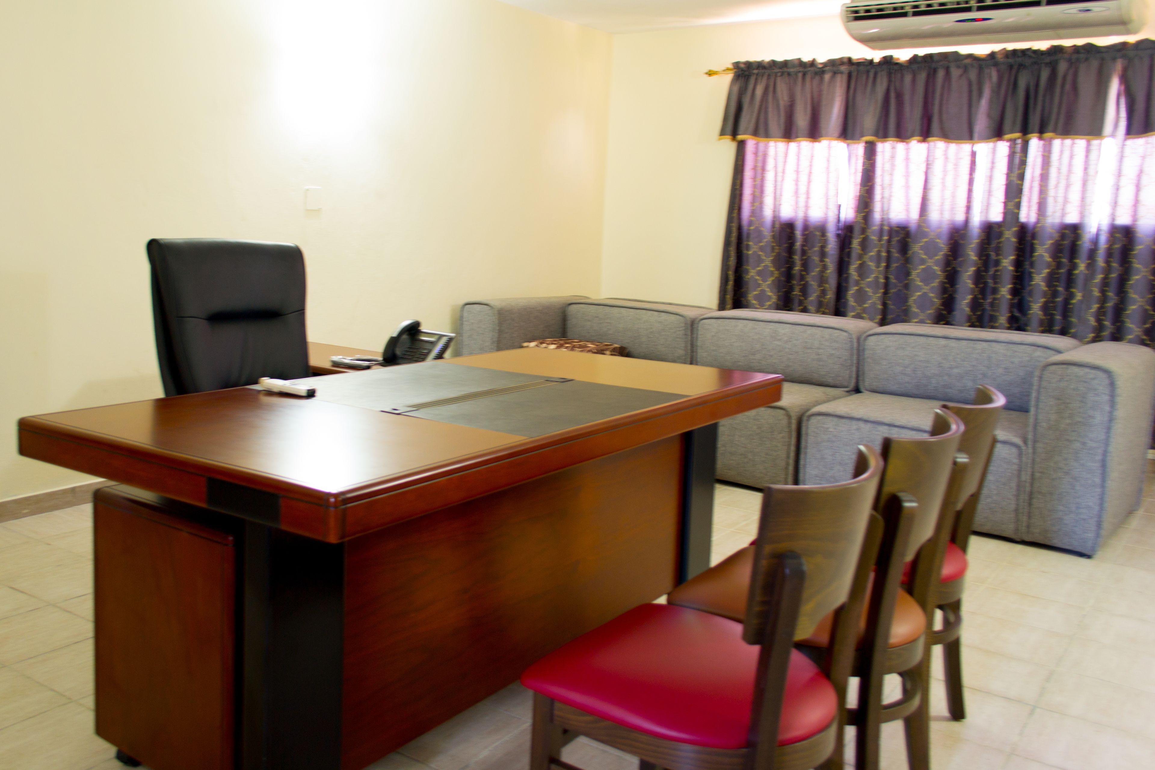 32-inch flat-screen tv with cable channels, tv