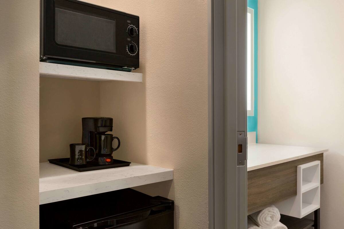 pillow-top beds, desk, soundproofing, iron/ironing board