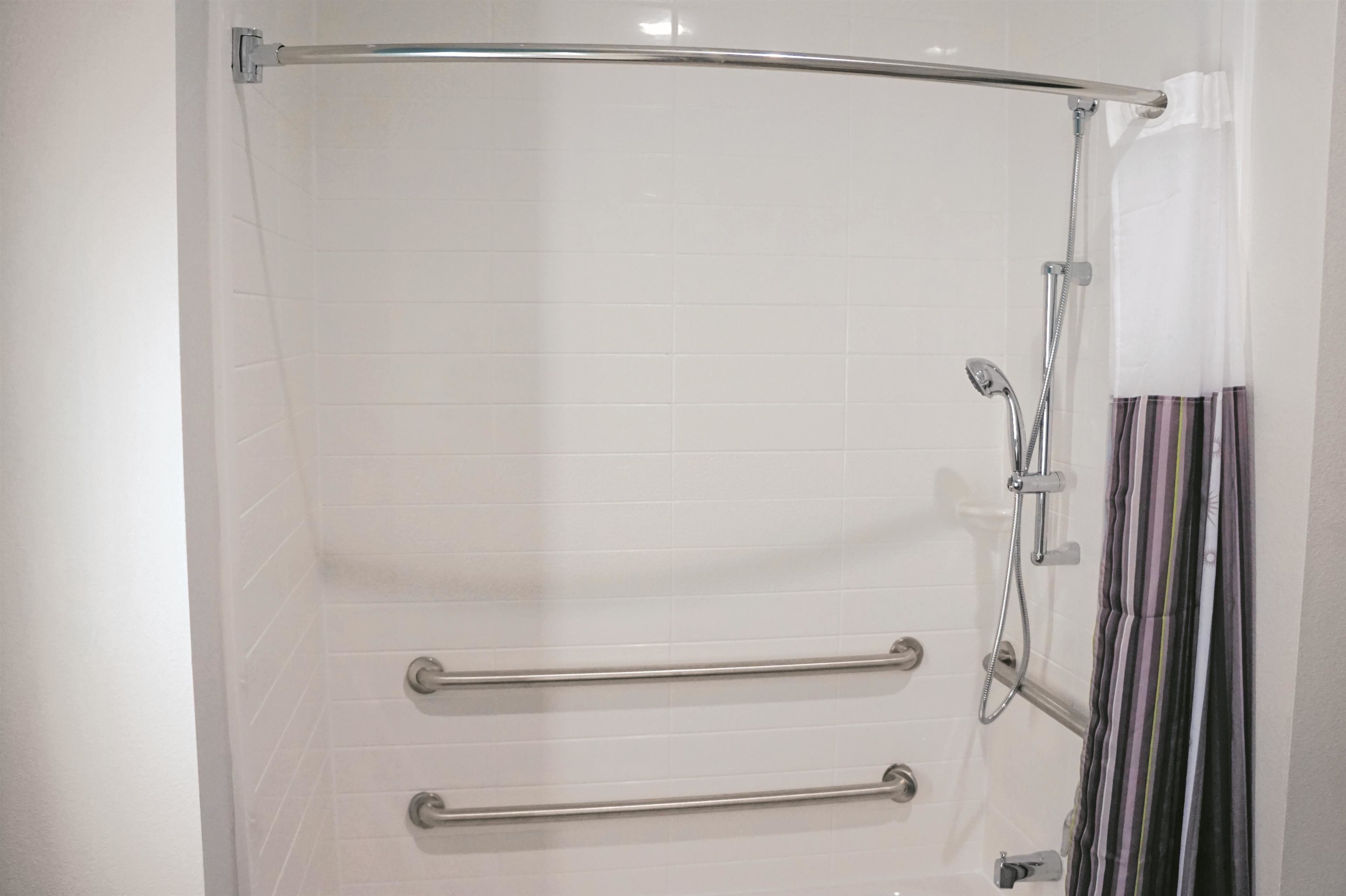 Room, 1 King Bed, Accessible, Non Smoking (Bathtub w/ Grab Bars) | Bathroom | Combined shower/bathtub, hair dryer, towels