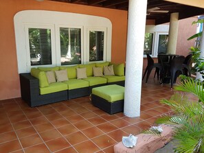 Departamento Premium, 1 cama King size y sofá cama, para no fumadores (Savannah Treasure) | Terraza o patio