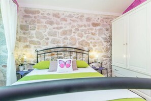 2 室のベッドルーム、WiFi、ベッドシーツ