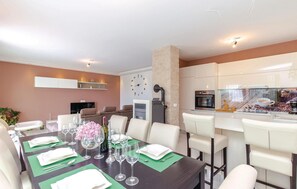 Dining - Stunning home in Smrika with sauna (Smrika)
