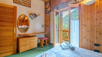3 bedrooms, travel cot, free WiFi
