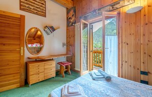 2 Schlafzimmer, Reisekinderbett, kostenloses WLAN