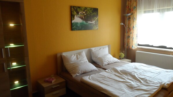 3 bedrooms, iron/ironing board, travel cot, free WiFi