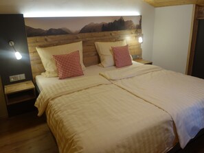 2 bedrooms, internet, bed sheets