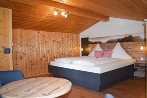 2 bedrooms, Internet, bed sheets